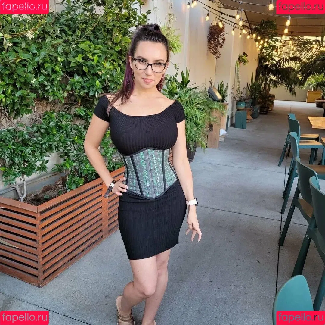 Trisha Hershberger Onlyfans Photo Gallery 