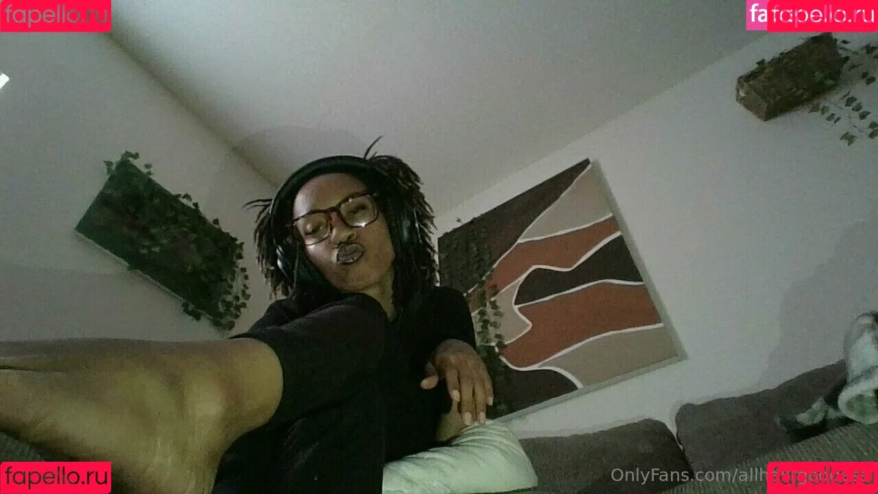 allhailrgoddess Onlyfans Photo Gallery 