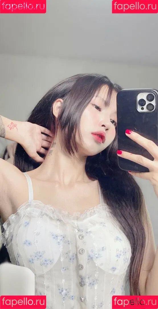 Lou Aenlle Onlyfans Photo Gallery 
