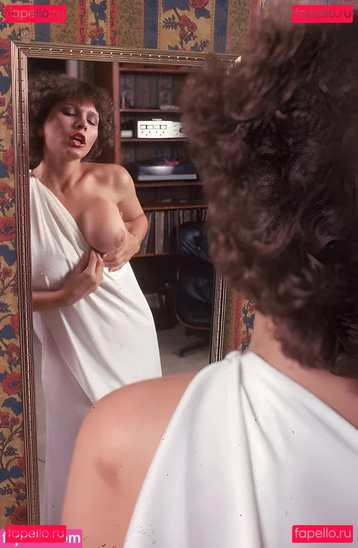 Desiree Cousteau Onlyfans Photo Gallery 