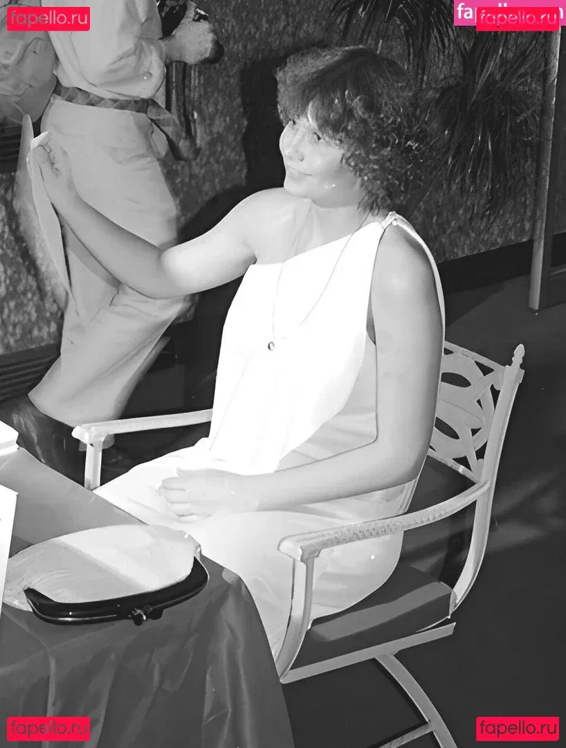 Desiree Cousteau Onlyfans Photo Gallery 