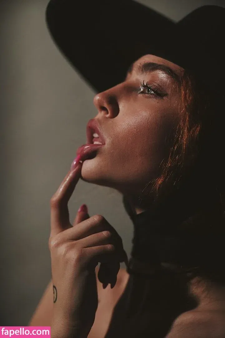 Renatarii Onlyfans Photo Gallery 