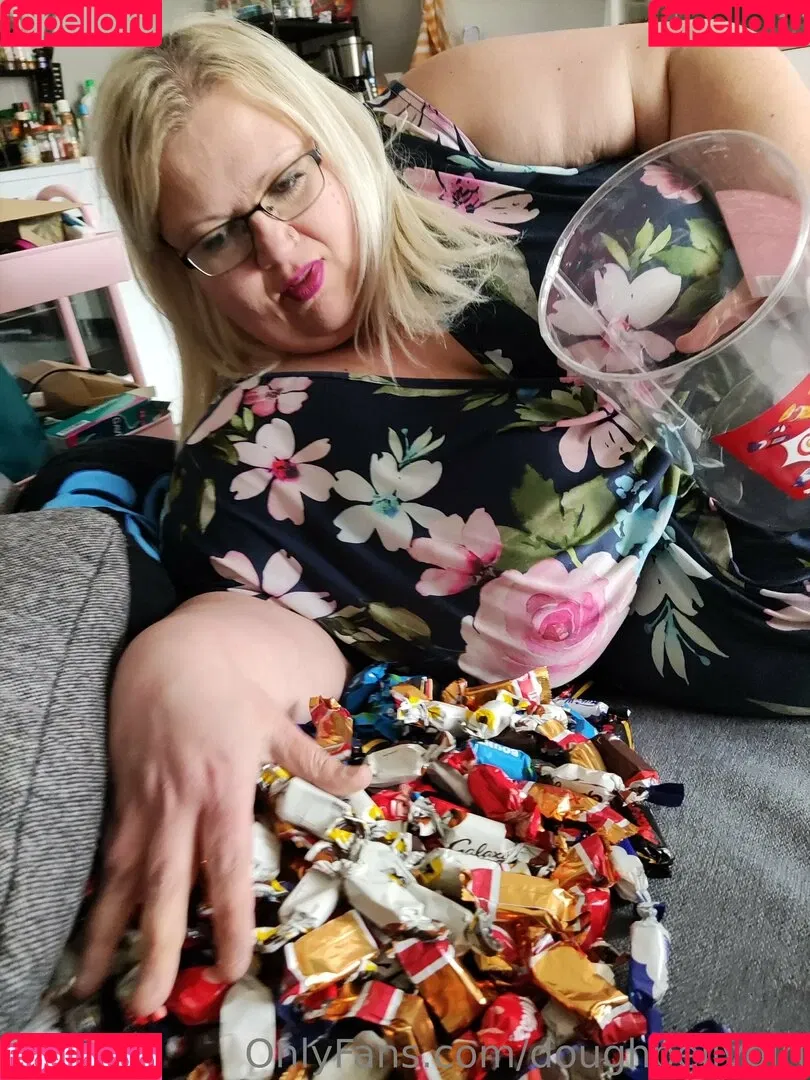 doughbellygirl Onlyfans Photo Gallery 