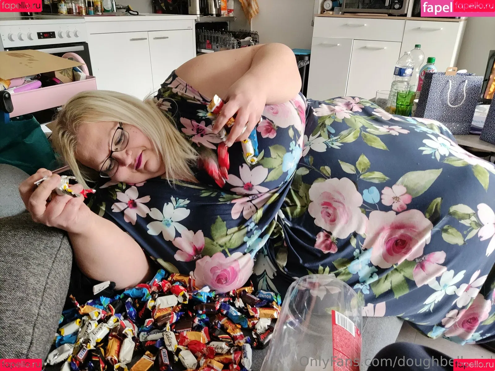 doughbellygirl Onlyfans Photo Gallery 