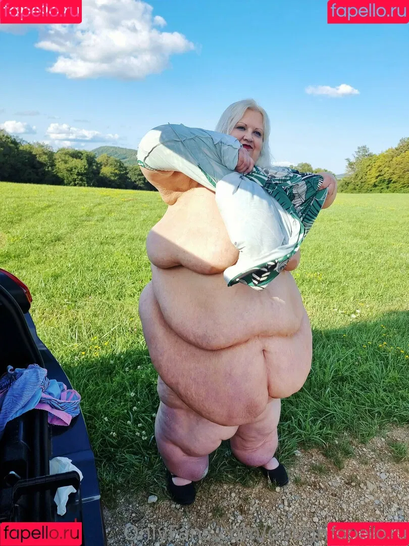 doughbellygirl Onlyfans Photo Gallery 