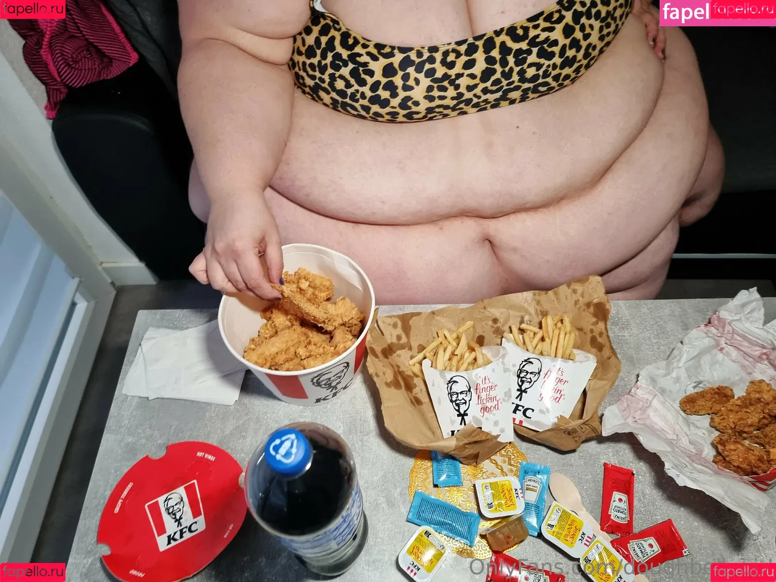 doughbellygirl Onlyfans Photo Gallery 