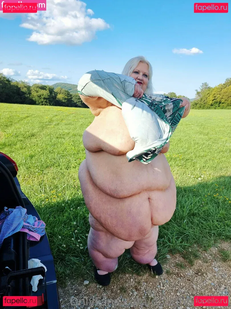 doughbellygirl Onlyfans Photo Gallery 