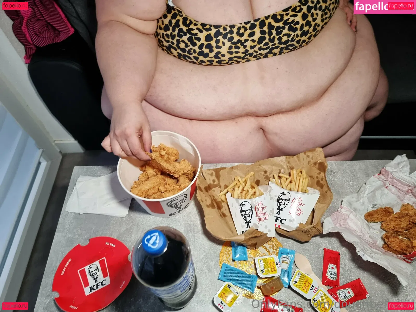 doughbellygirl Onlyfans Photo Gallery 