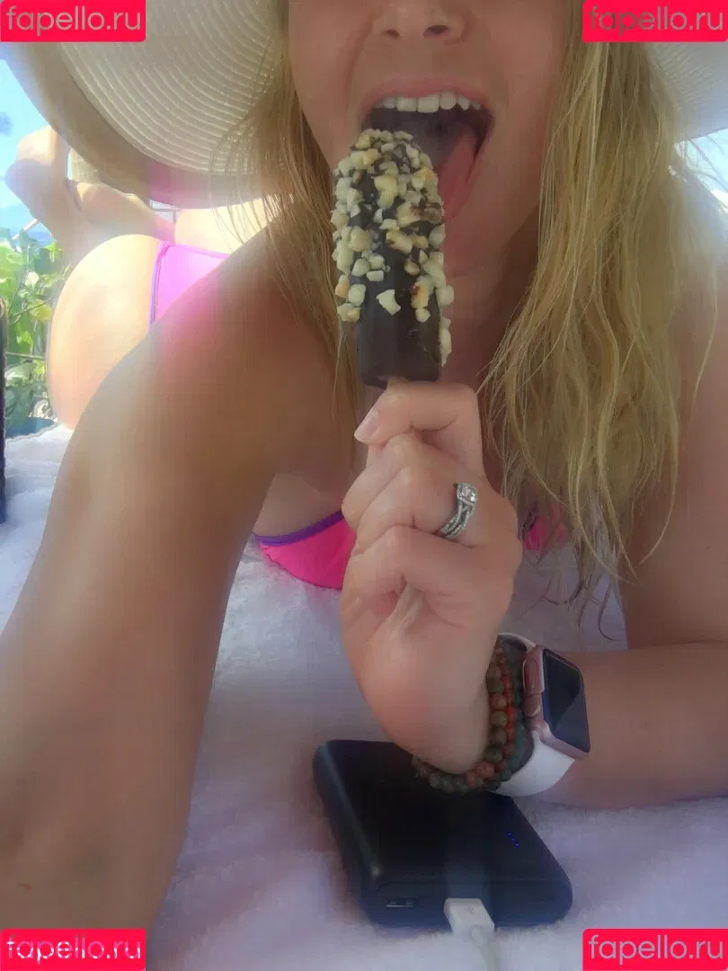 Anikka Albrite Onlyfans Photo Gallery 