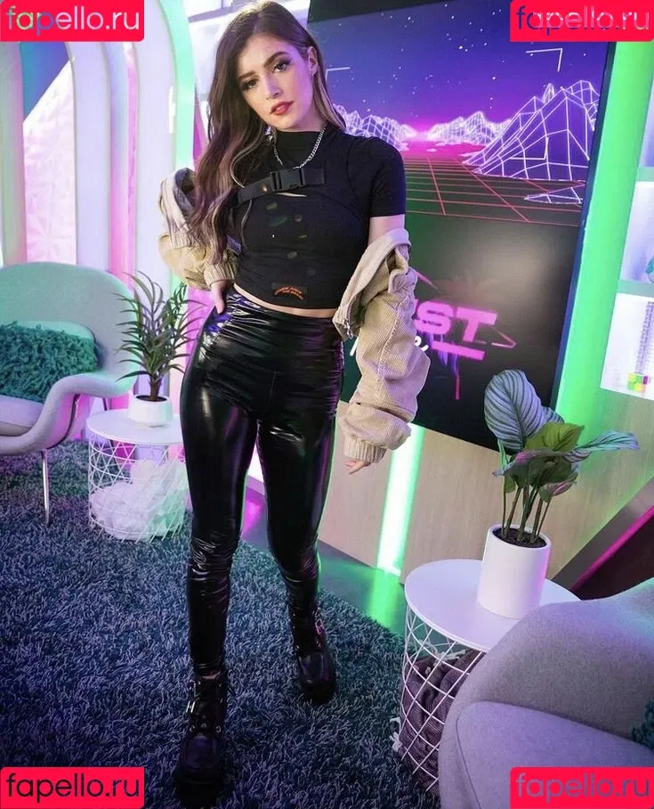 Chrissy Costanza Onlyfans Photo Gallery 