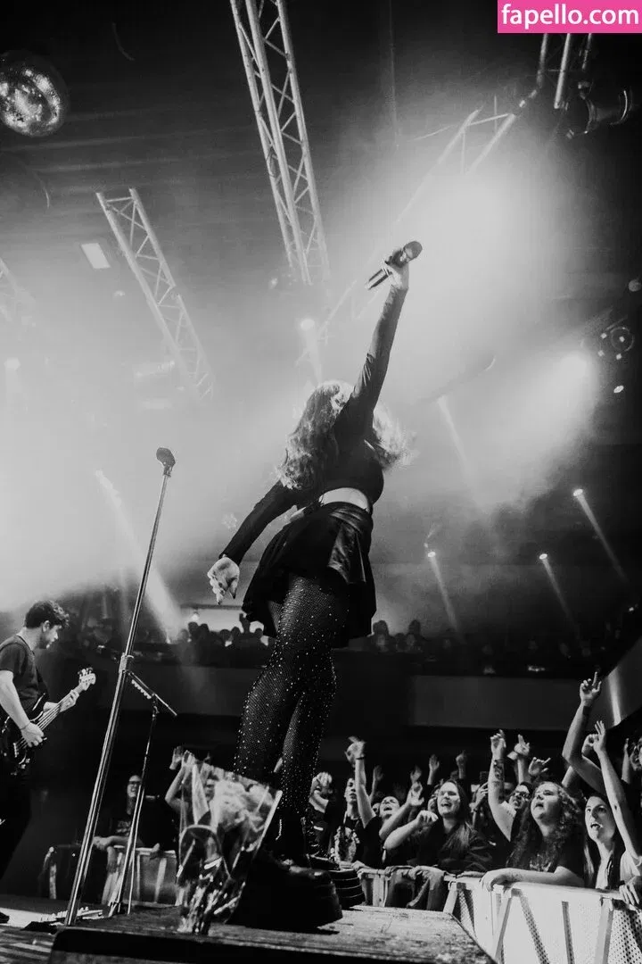 Chrissy Costanza Onlyfans Photo Gallery 