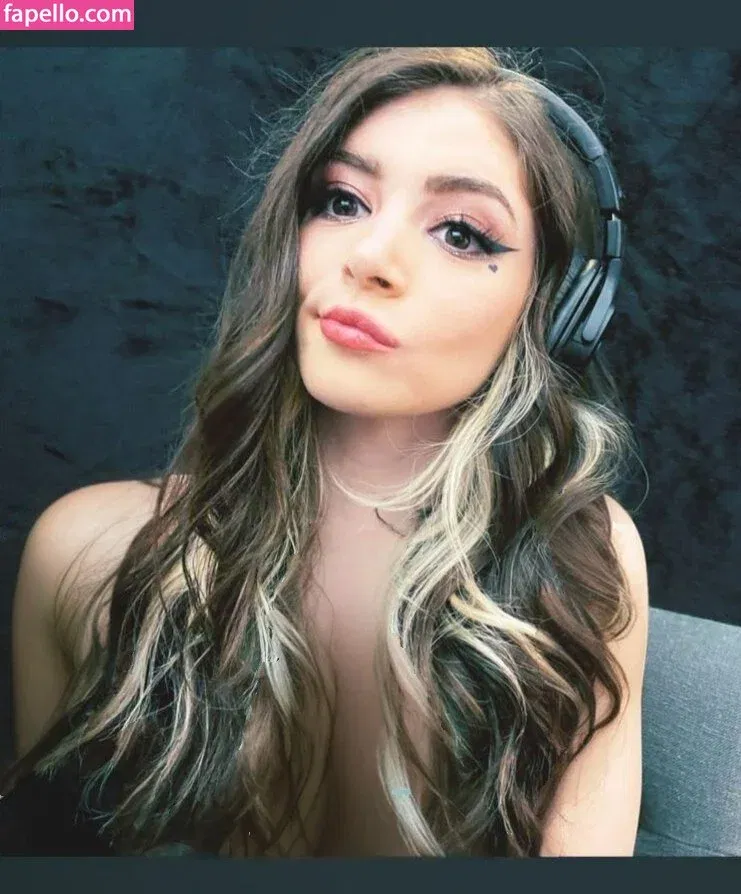 Chrissy Costanza Onlyfans Photo Gallery 