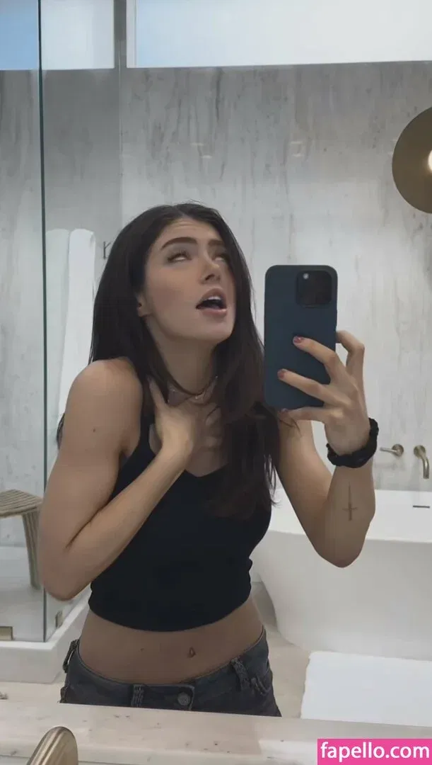 Chrissy Costanza Onlyfans Photo Gallery 