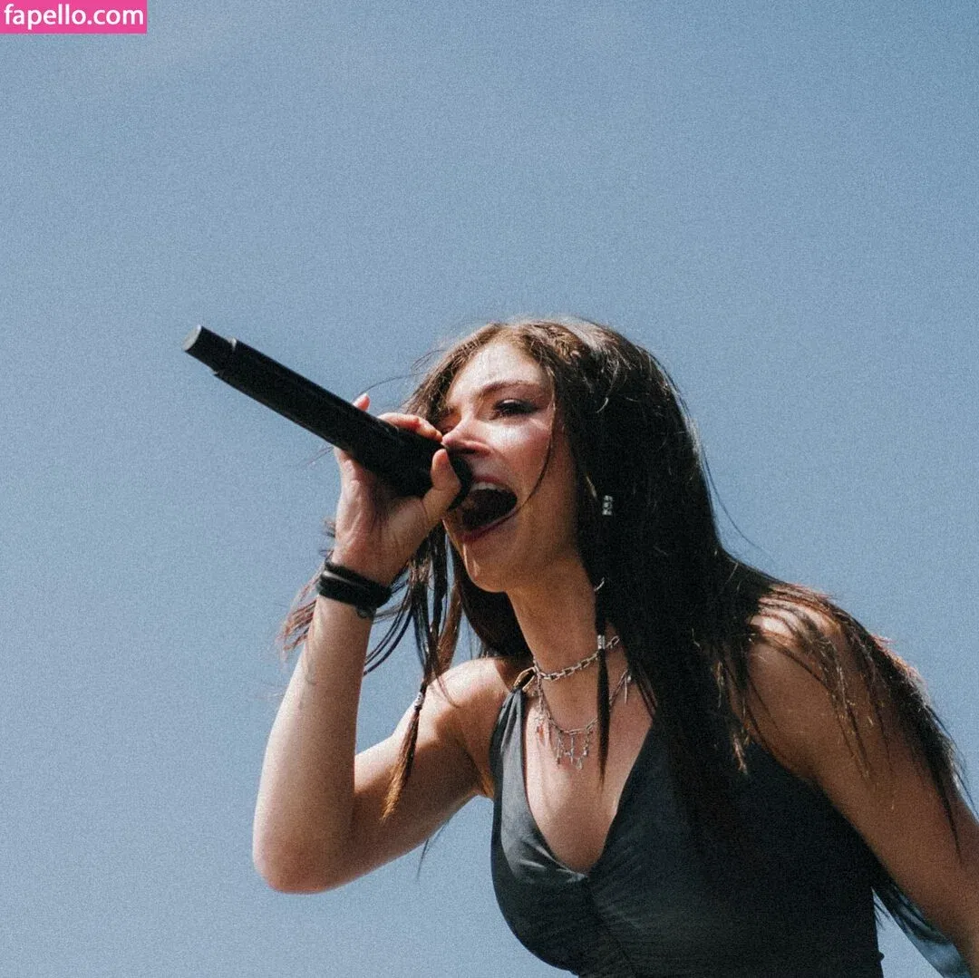 Chrissy Costanza Onlyfans Photo Gallery 