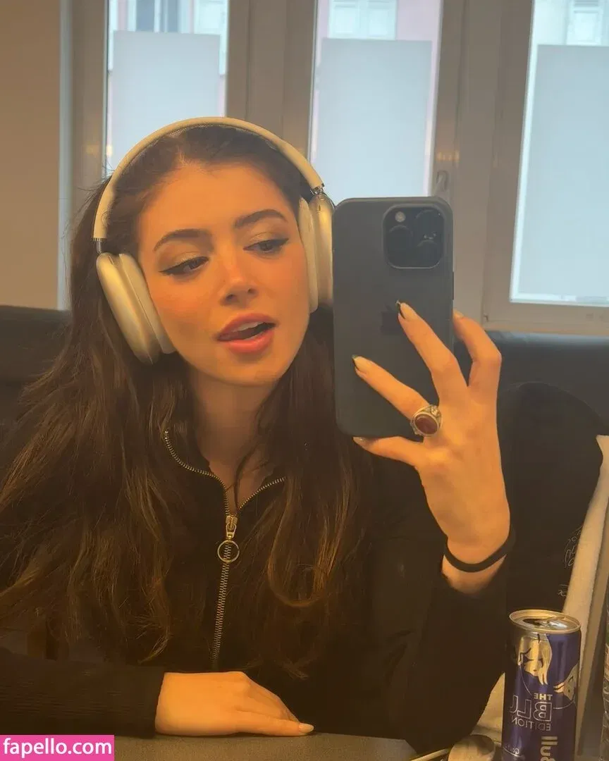 Chrissy Costanza Onlyfans Photo Gallery 