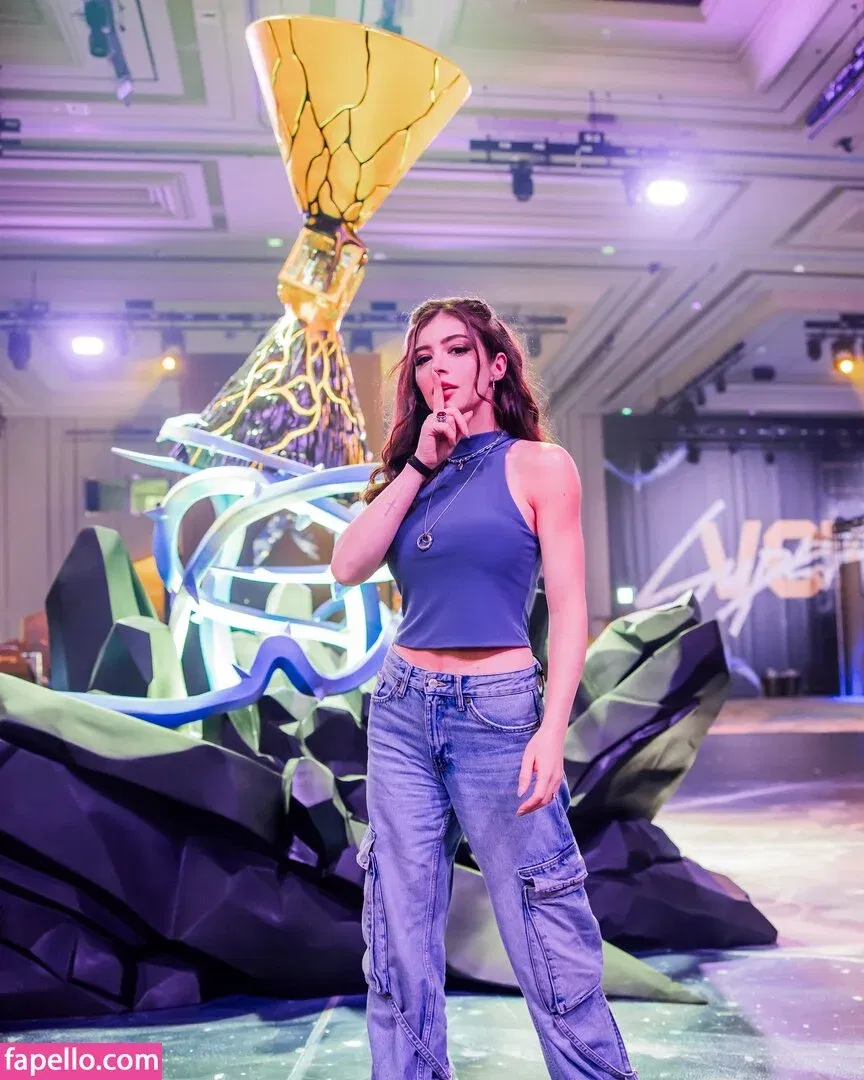 Chrissy Costanza Onlyfans Photo Gallery 