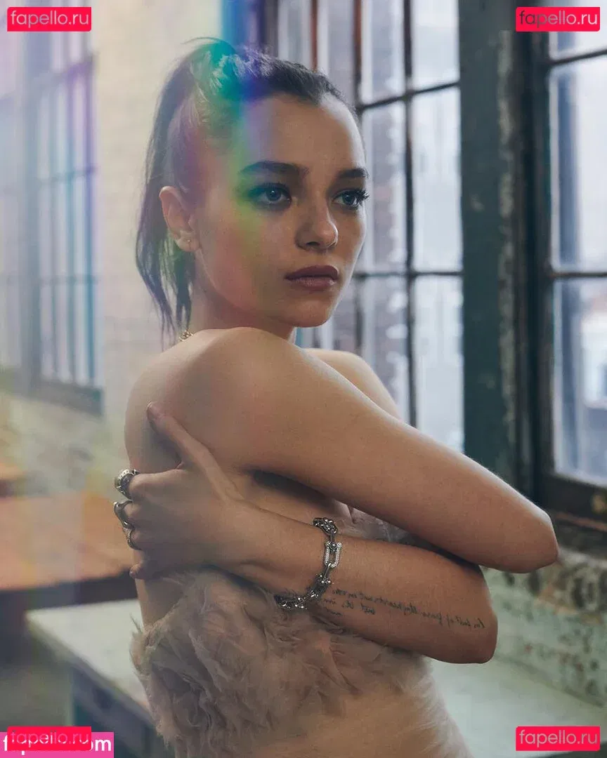 Esme Creed-Miles Onlyfans Photo Gallery 