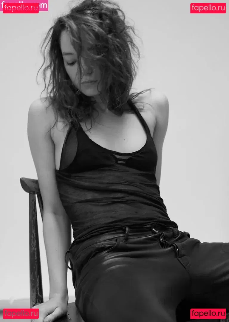 Esme Creed-Miles Onlyfans Photo Gallery 