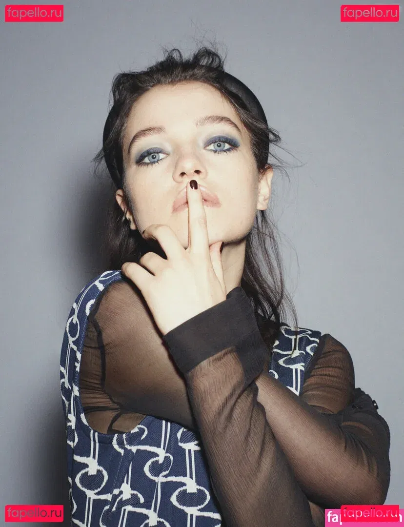 Esme Creed-Miles Onlyfans Photo Gallery 