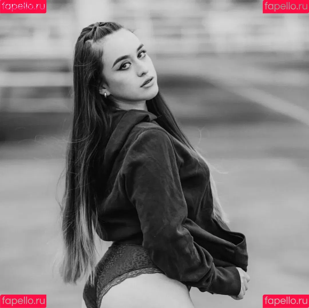 Escarlett Palacios Onlyfans Photo Gallery 