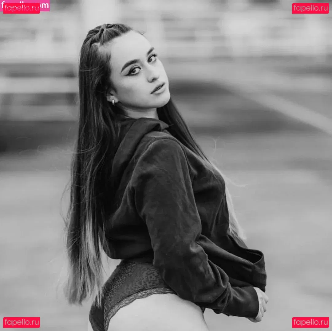 Escarlett Palacios Onlyfans Photo Gallery 