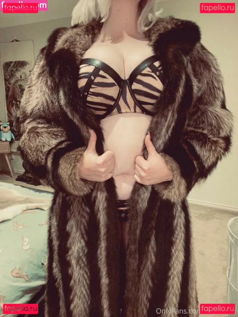 Quartz Onlyfans Photo Gallery 