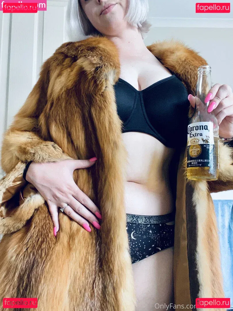 Quartz Onlyfans Photo Gallery 