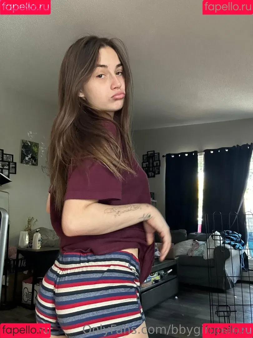 bbygirlmari.2 Onlyfans Photo Gallery 