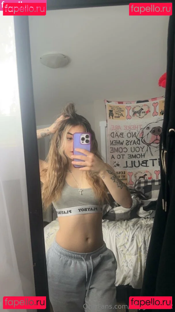 bbygirlmari.2 Onlyfans Photo Gallery 