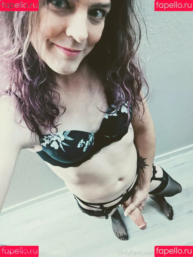 theariasativa Onlyfans Photo Gallery 
