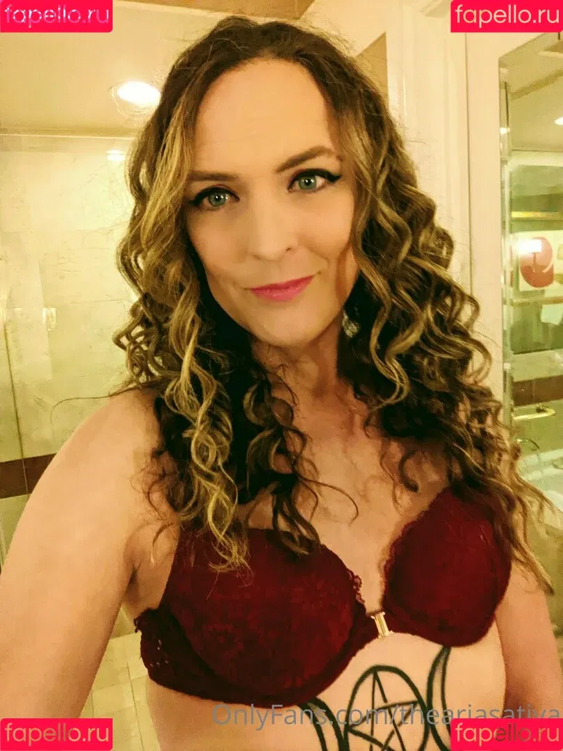 theariasativa Onlyfans Photo Gallery 