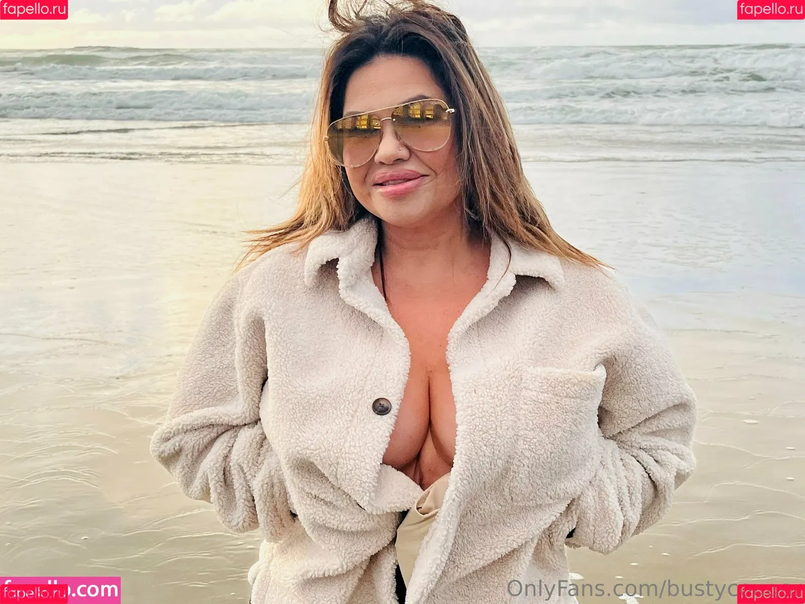 bustycougar Onlyfans Photo Gallery 