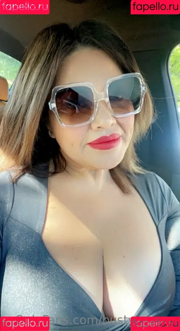 bustycougar Onlyfans Photo Gallery 