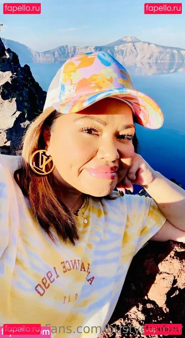 bustycougar Onlyfans Photo Gallery 