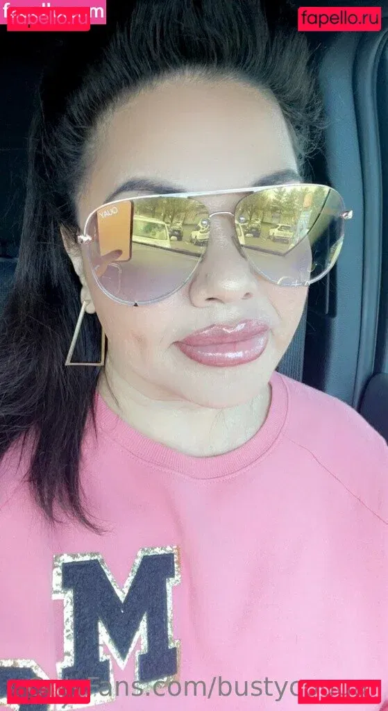 bustycougar Onlyfans Photo Gallery 