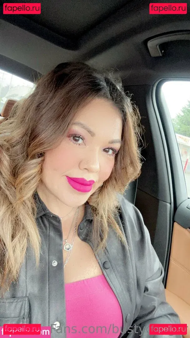 bustycougar Onlyfans Photo Gallery 