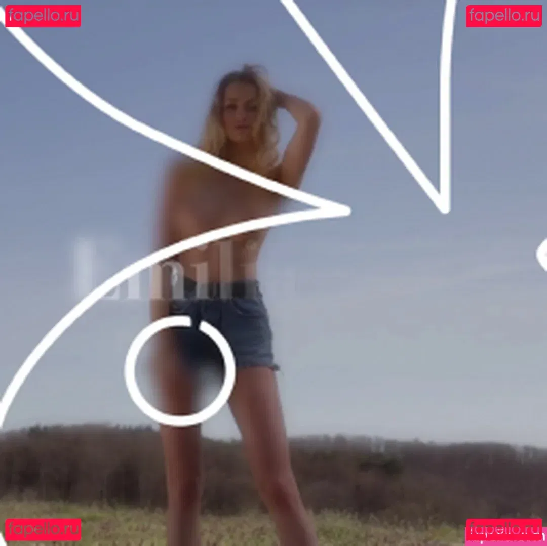 Emilia Jung Onlyfans Photo Gallery 