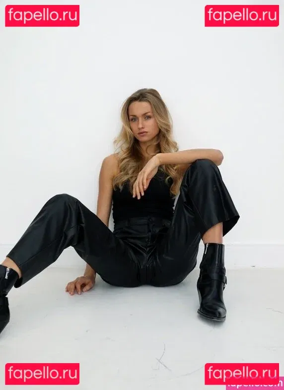 Emilia Jung Onlyfans Photo Gallery 