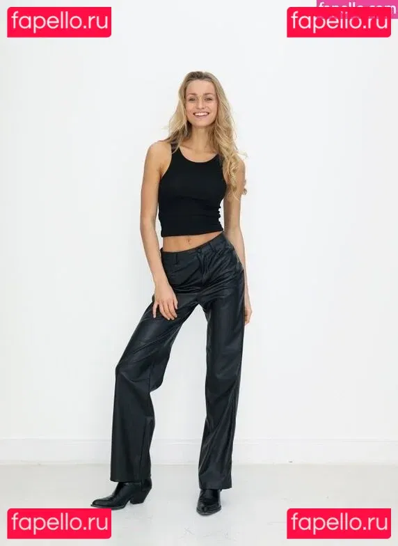 Emilia Jung Onlyfans Photo Gallery 