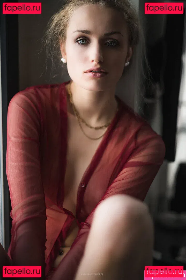 Emilia Jung Onlyfans Photo Gallery 