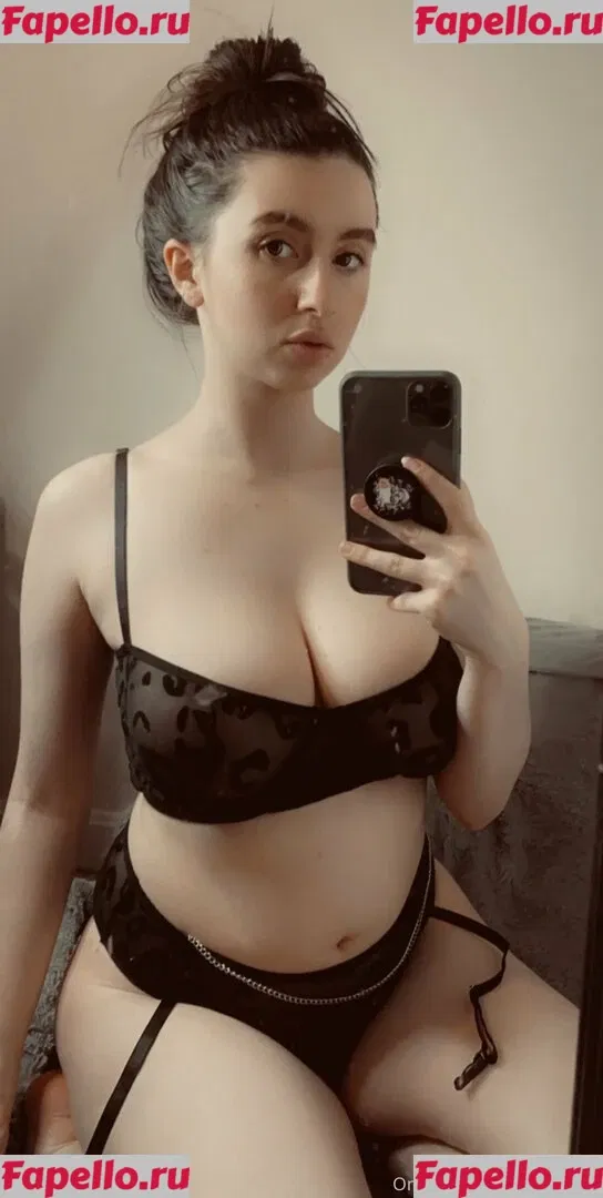 KylieeOW Onlyfans Photo Gallery 