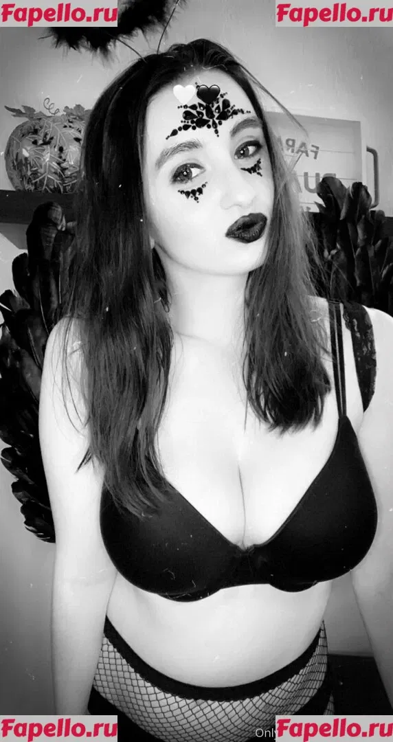 KylieeOW Onlyfans Photo Gallery 