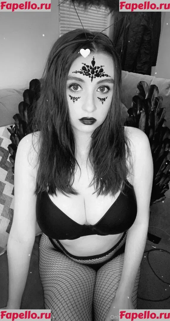 KylieeOW Onlyfans Photo Gallery 