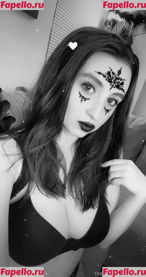 KylieeOW Onlyfans Photo Gallery 