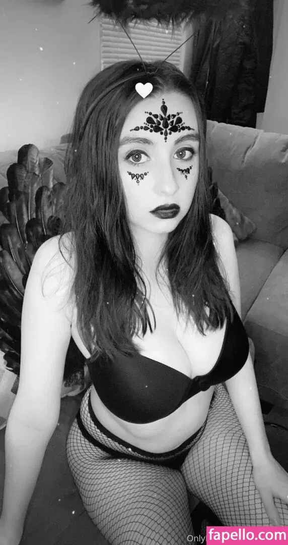 KylieeOW Onlyfans Photo Gallery 