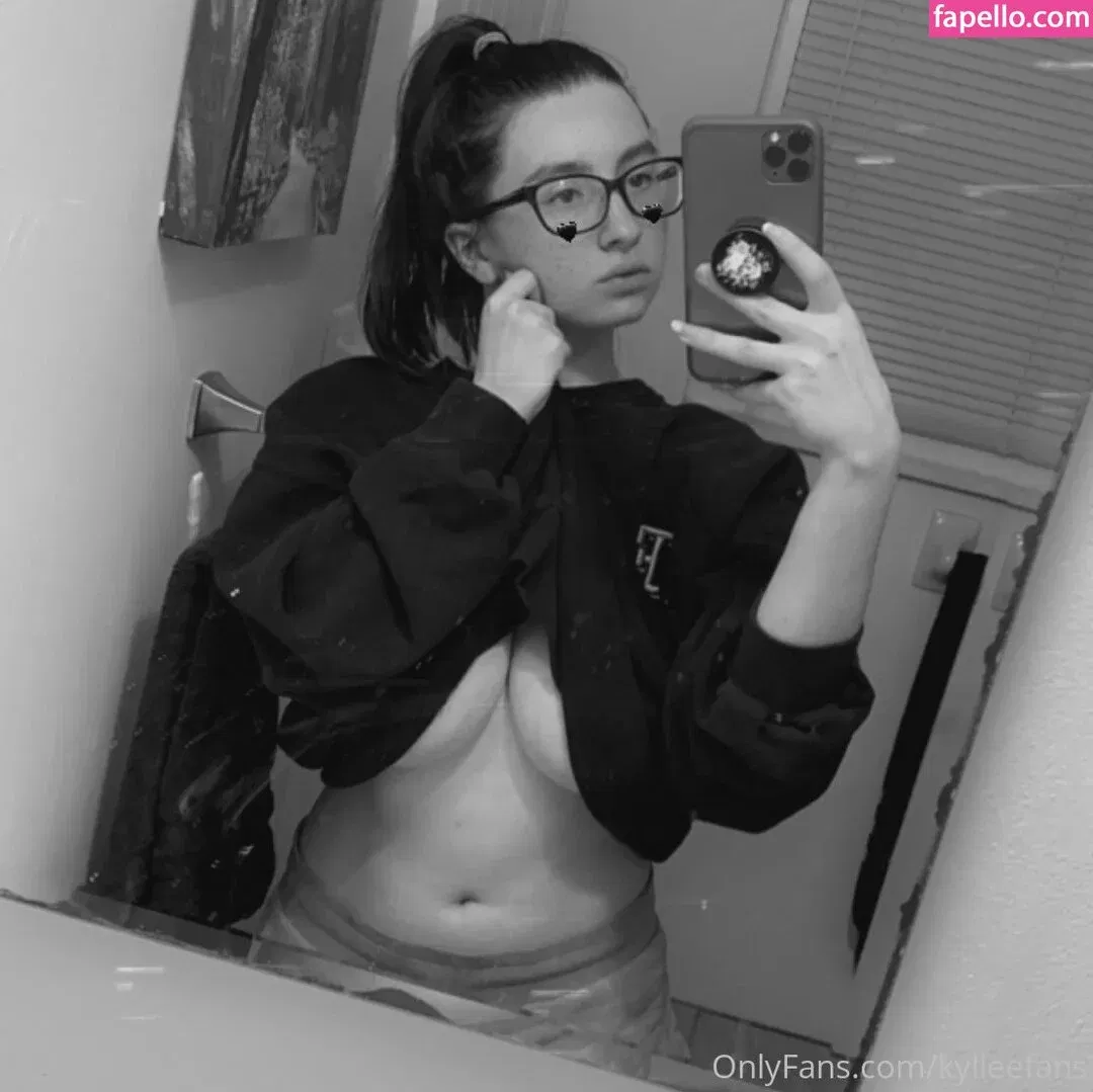 KylieeOW Onlyfans Photo Gallery 