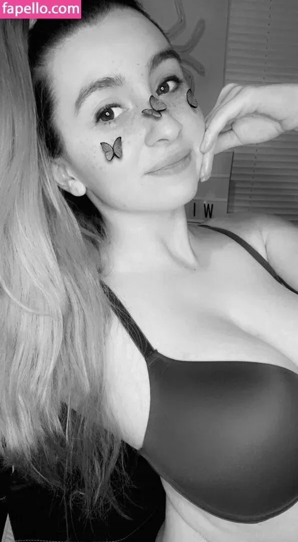 KylieeOW Onlyfans Photo Gallery 