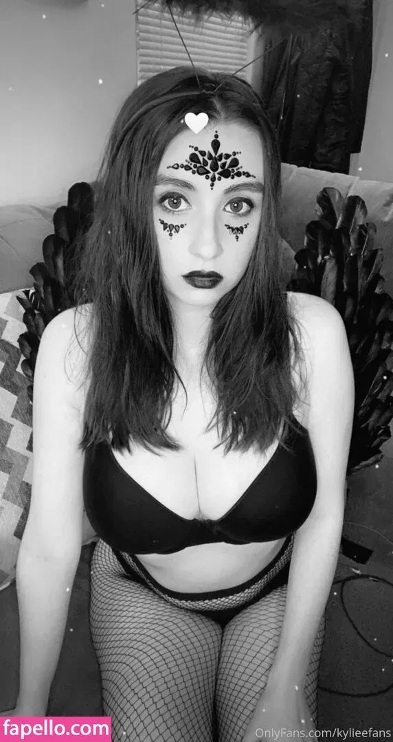 KylieeOW Onlyfans Photo Gallery 