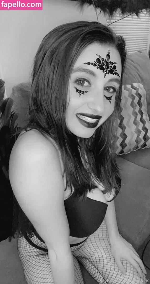 KylieeOW Onlyfans Photo Gallery 