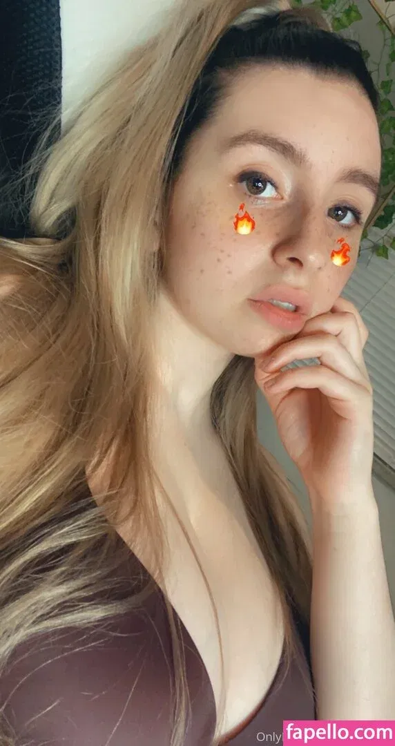 KylieeOW Onlyfans Photo Gallery 